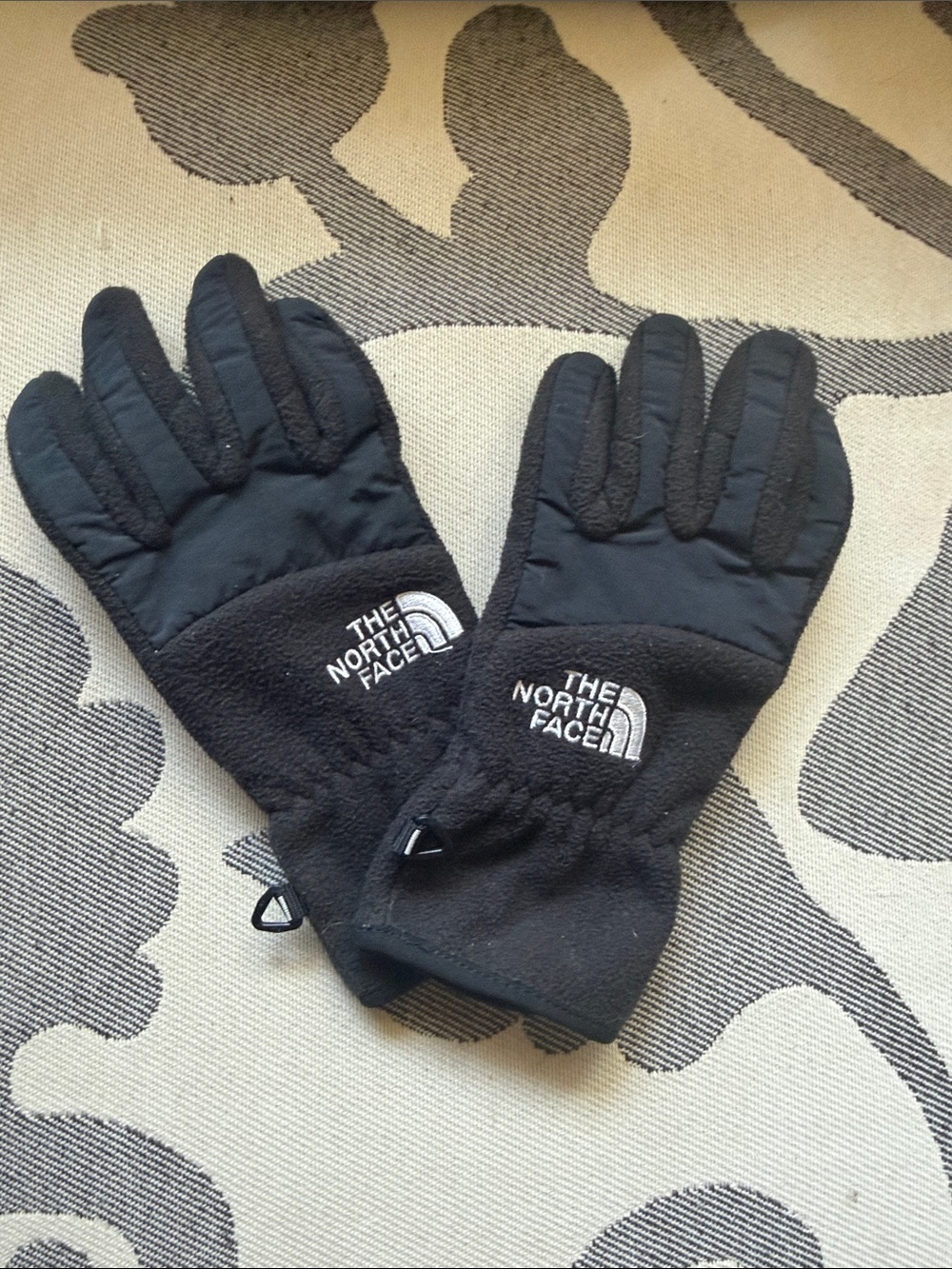 Women’s North Face Black Fleece Insulated Gloves